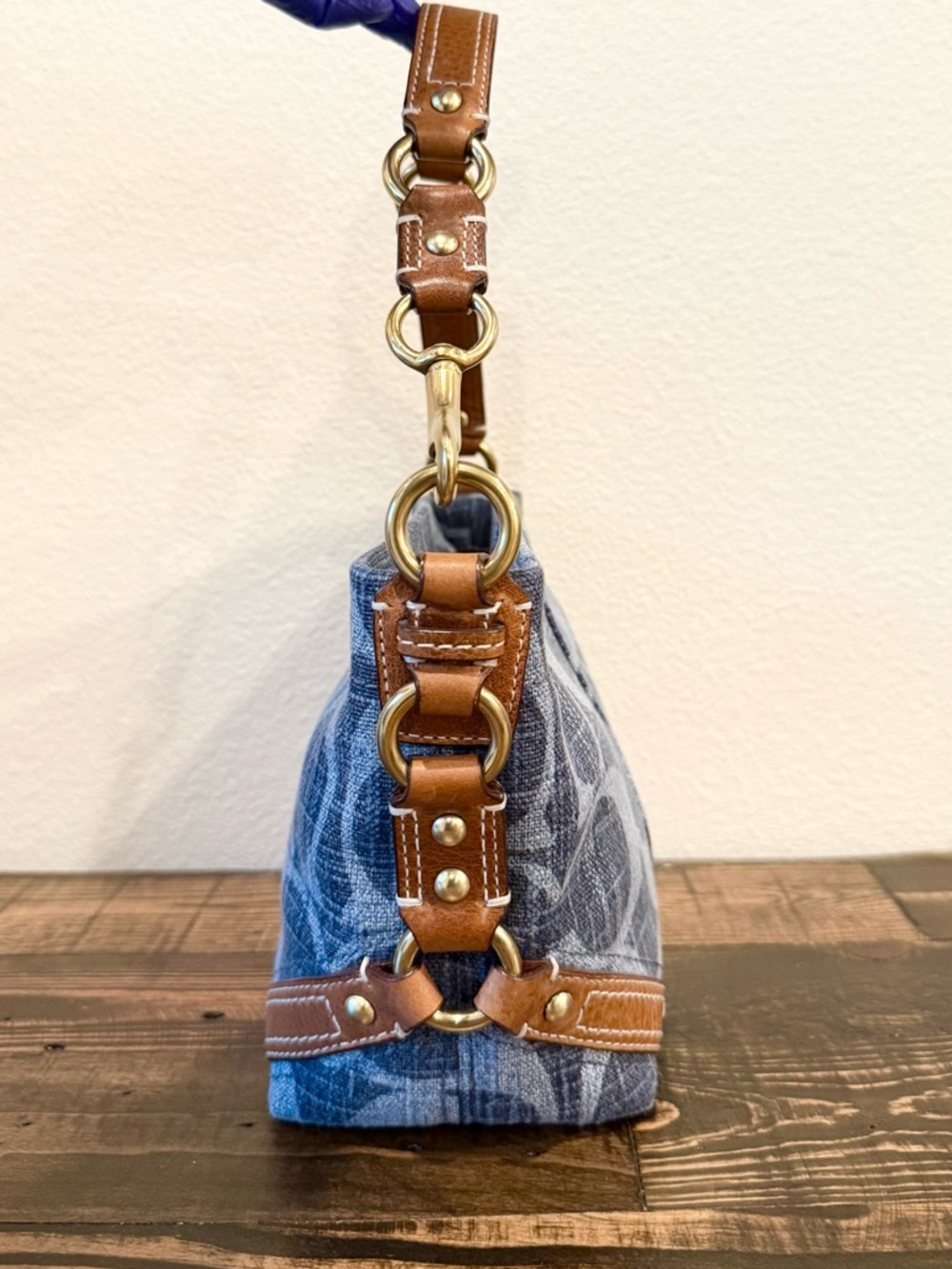 **RESERVED FOR jordy46** COACH SMALL BAG AND WRISTLET - Picture 4 of 16